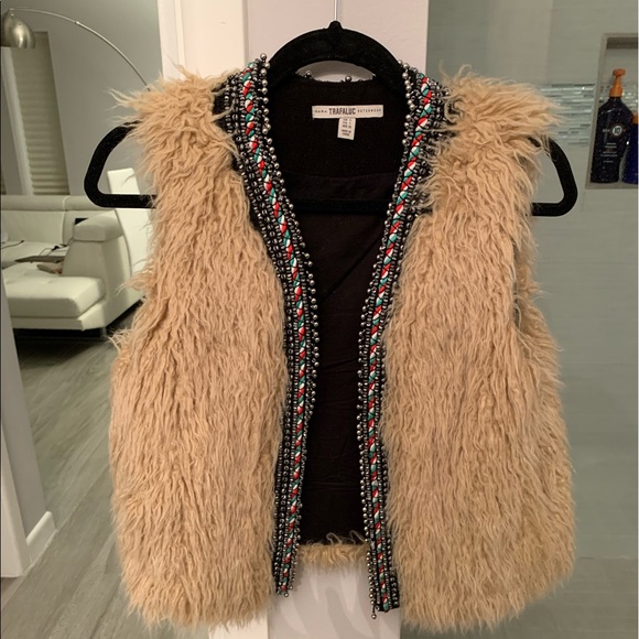 Zara Vest - Picture 1 of 4